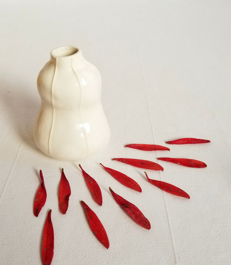 Torso bud, white vit ceramics bud vase, white