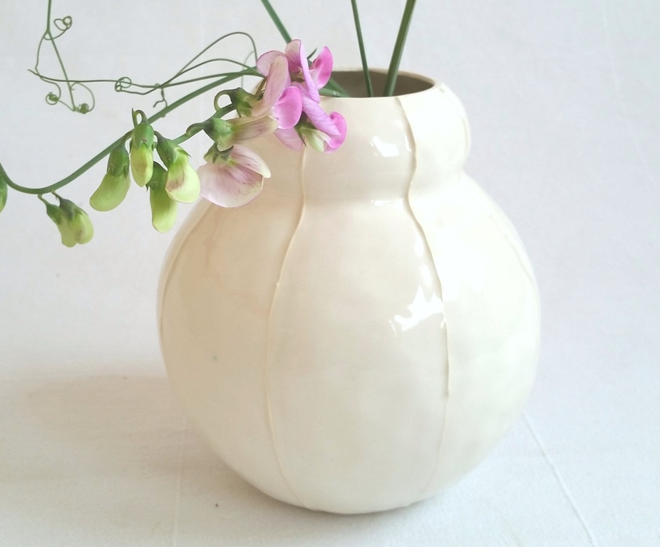 kri kri studio bubble-vase-white-crop.jpg